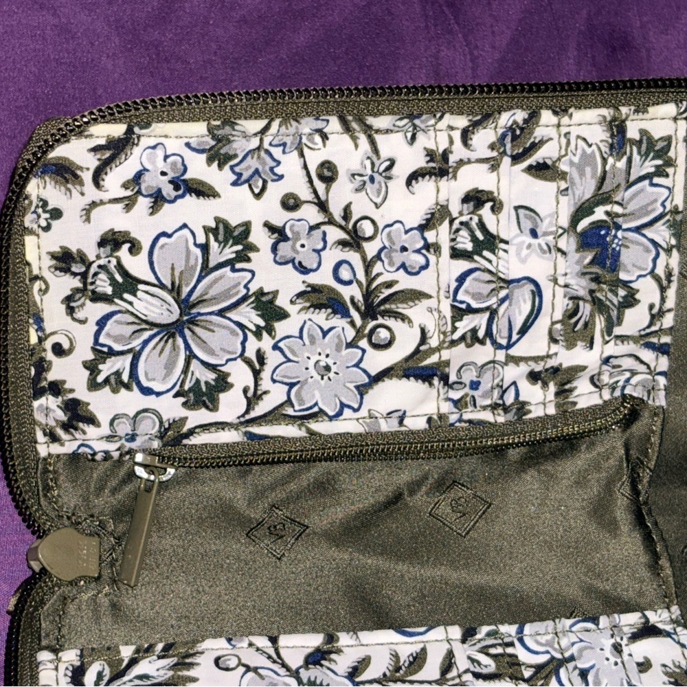 Vera Bradley RFID Smartphone Wristlet - Picture 7 of 8